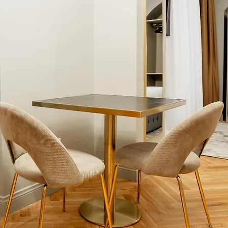 Prestige Boutique - Piazza Duomo 2 Apartmán 3*