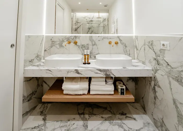Apartment Prestige Boutique - Piazza Duomo 2 3*